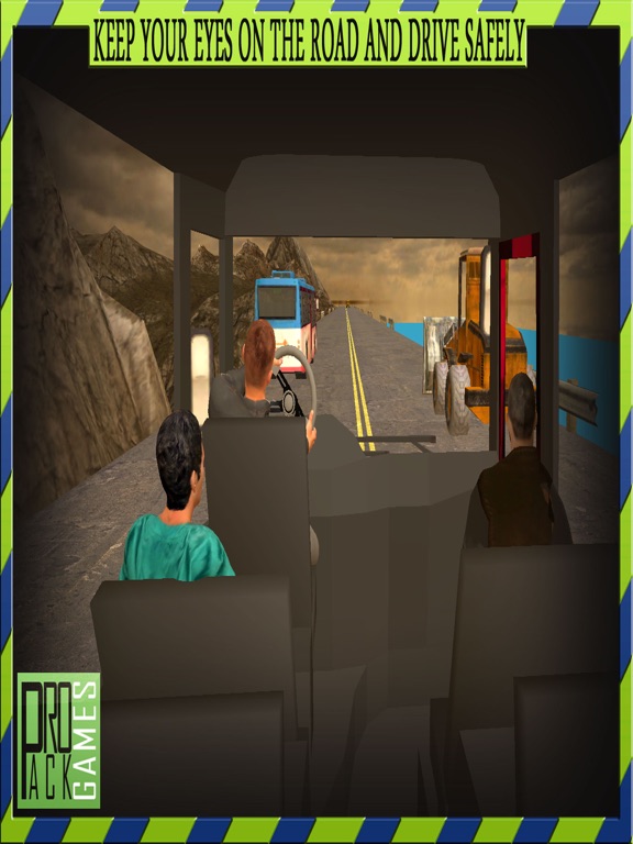 险山与客车驾驶模拟器座舱视图 - 道奇在一个危险的公路交通