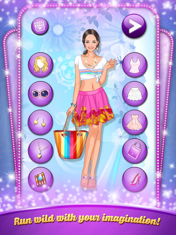 披上了节日-美容美发少女和孩子们游戏的女孩